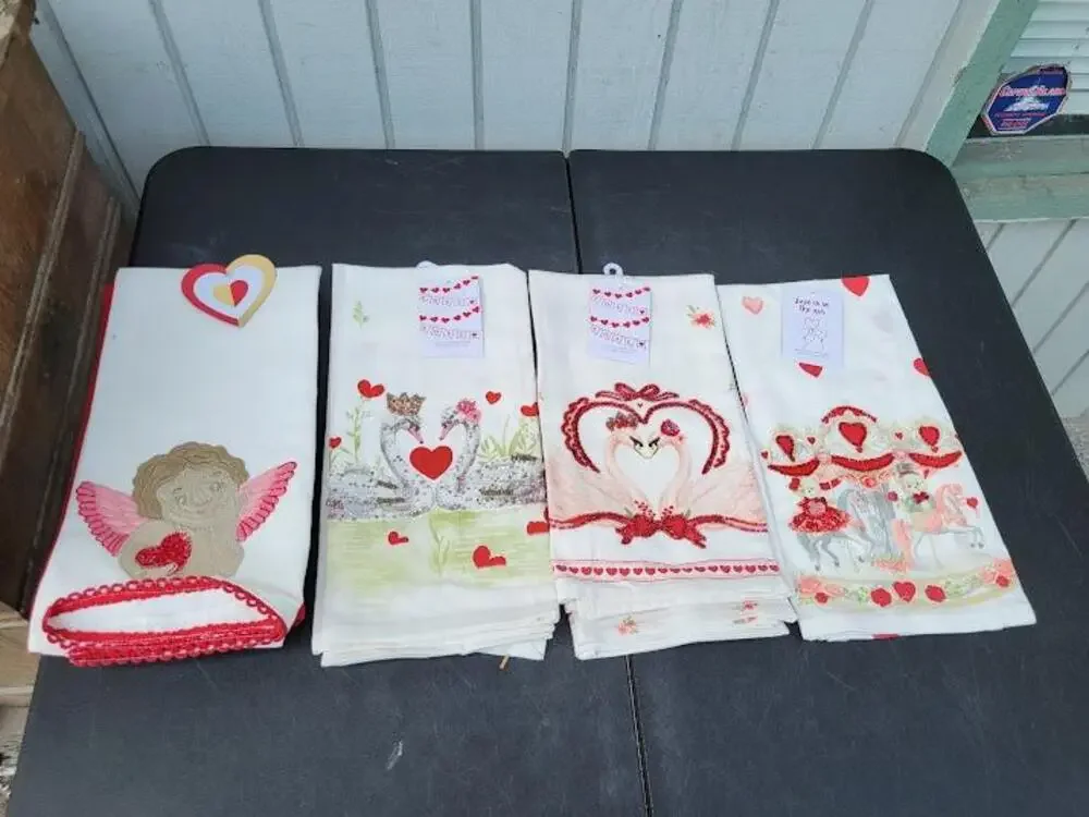 Valentine Tea Towels Set 4Pc White Cotton Hearts Embroidered Kitchen Decor
